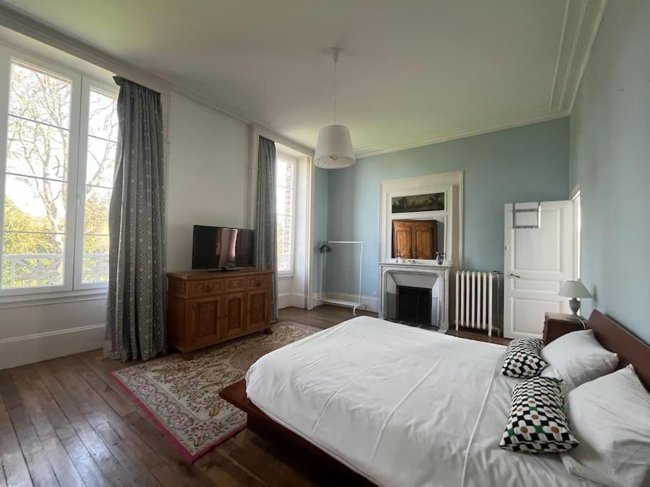 La Demeure De Margot - 24 Couchages Villa Villeneuve-sur-Yonne Luaran gambar