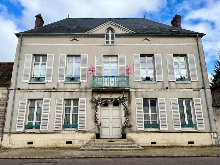 La Demeure De Margot - 24 Couchages Villa Villeneuve-sur-Yonne Luaran gambar