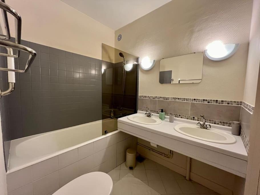 La Demeure De Margot - 24 Couchages Villa Villeneuve-sur-Yonne Luaran gambar