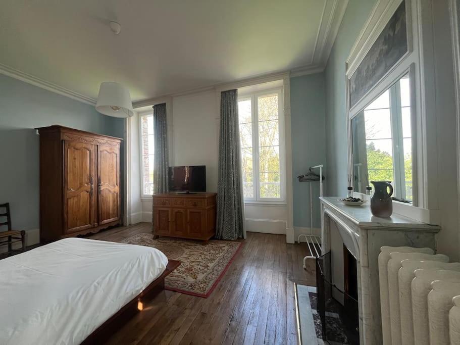 La Demeure De Margot - 24 Couchages Villa Villeneuve-sur-Yonne Luaran gambar
