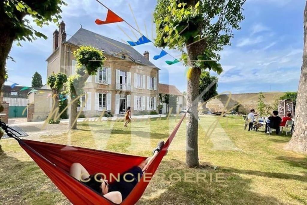 La Demeure De Margot - 24 Couchages Villa Villeneuve-sur-Yonne Luaran gambar