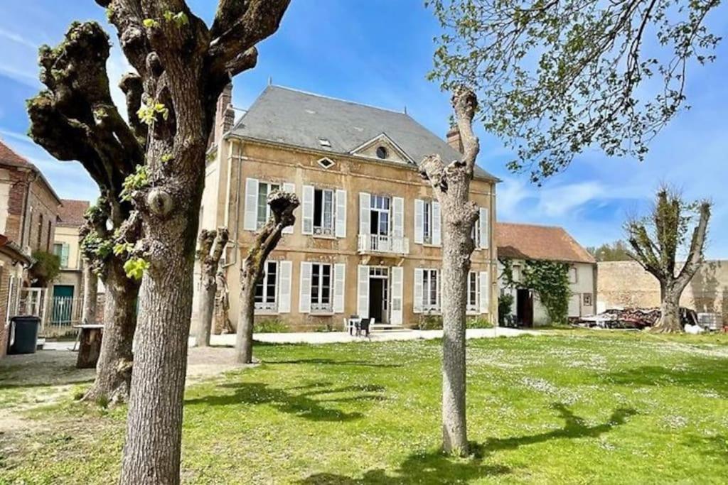 La Demeure De Margot - 24 Couchages Villa Villeneuve-sur-Yonne Luaran gambar